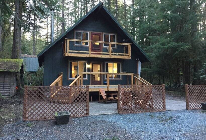 49sl   Hot Tub   Wifi   Fireplace   Sleeps 10