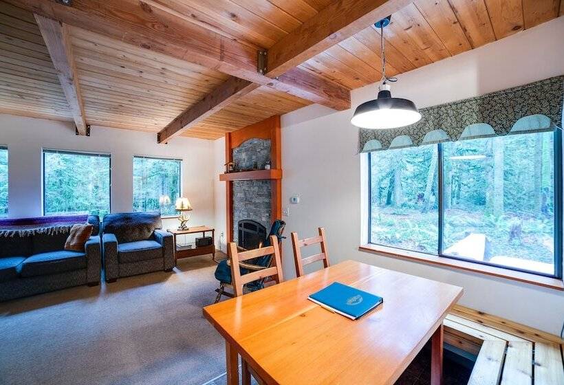 67mf  Hot Tub   Pets Ok   Bbq   Sleeps 5