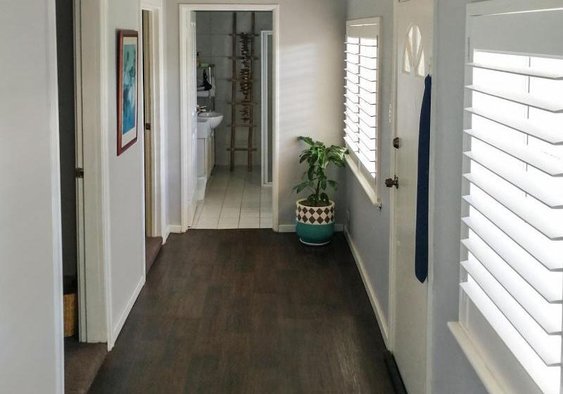 Airport B&b
