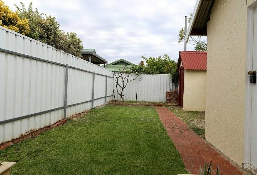Bath Street Cottages