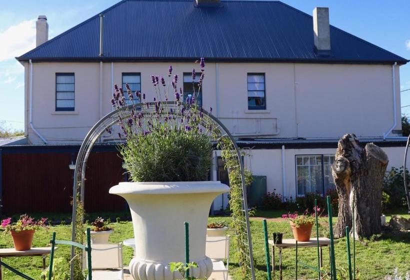 مبيت وإفطار Blue Bell Inn