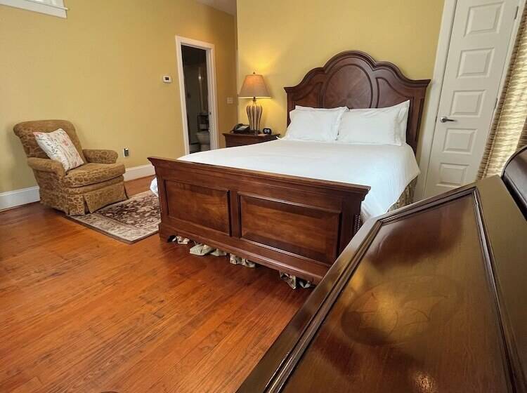 مبيت وإفطار Grand Lux Inn