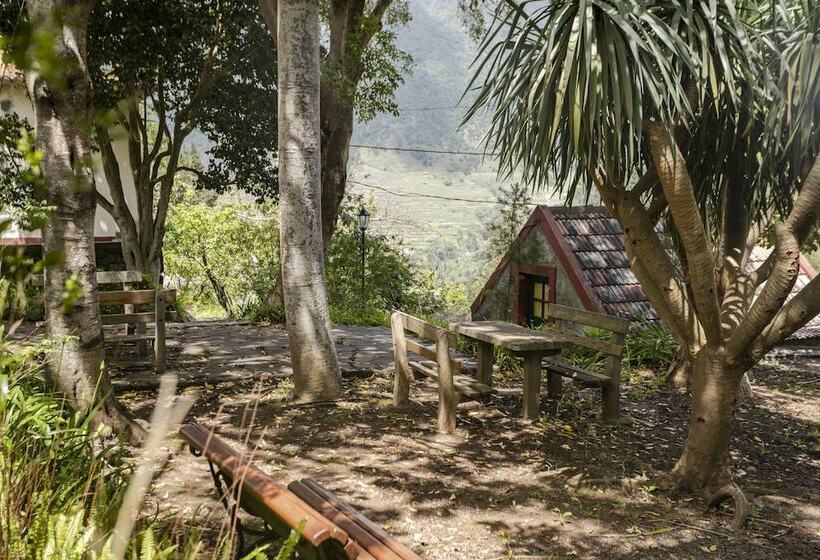 Casa Do Lanço I By An Island Apart