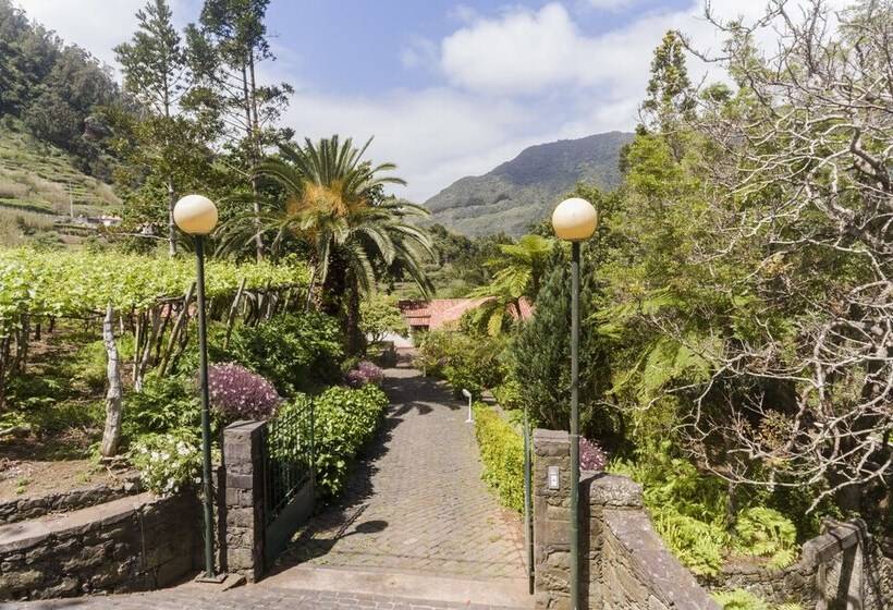 Casa Do Lanço I By An Island Apart