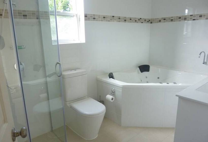 Charles Reuben Estate