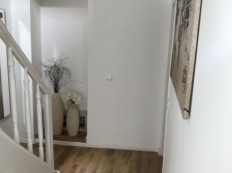 Ganzes Haus Nähe Köln Messe Airport City