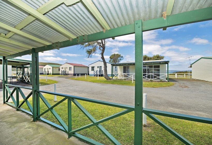 هتل Acclaim Rose Gardens Beachside Holiday Park