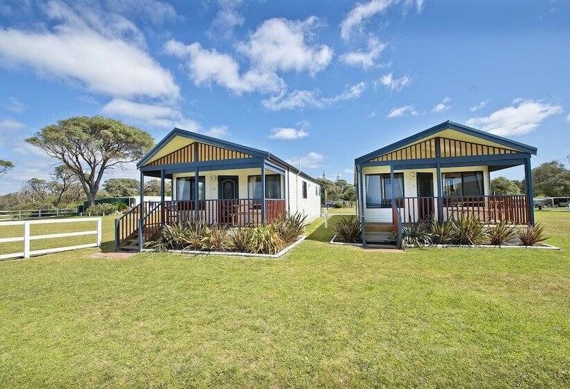 בית מלון כפרי Acclaim Rose Gardens Beachside Holiday Park