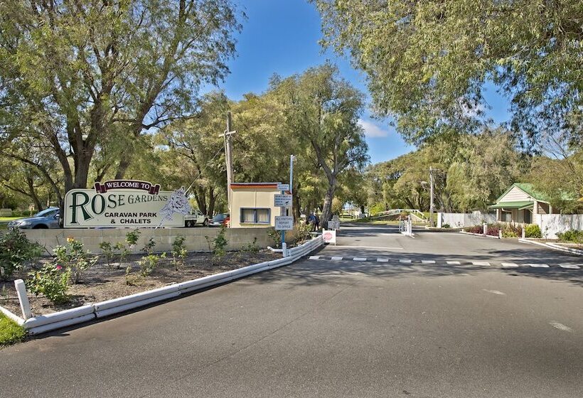 בית מלון כפרי Acclaim Rose Gardens Beachside Holiday Park