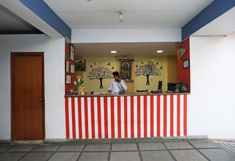 בית מלון כפרי Ashoka Residency