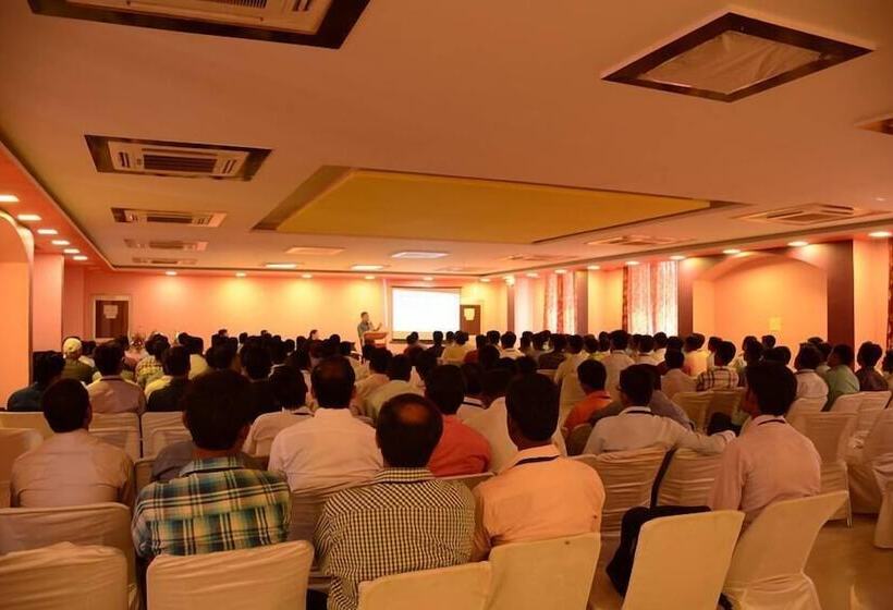 בית מלון כפרי Ashoka Residency