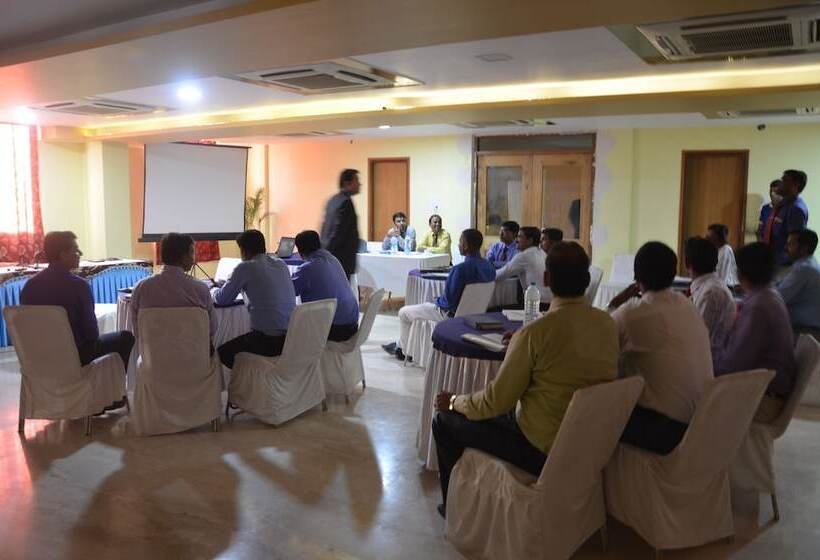 בית מלון כפרי Ashoka Residency