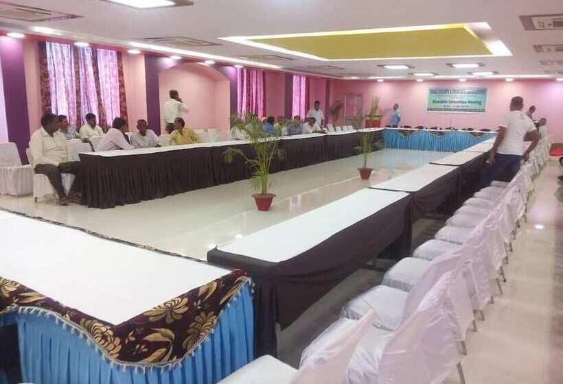 בית מלון כפרי Ashoka Residency