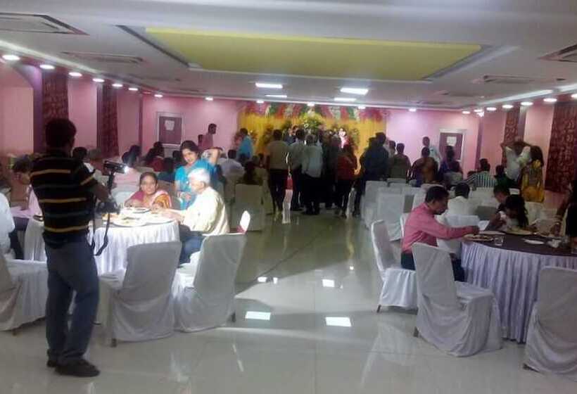 בית מלון כפרי Ashoka Residency