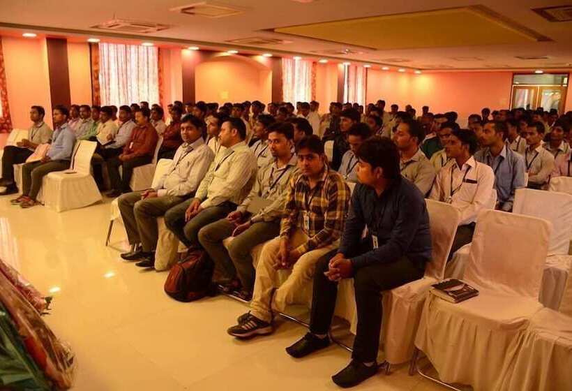 בית מלון כפרי Ashoka Residency