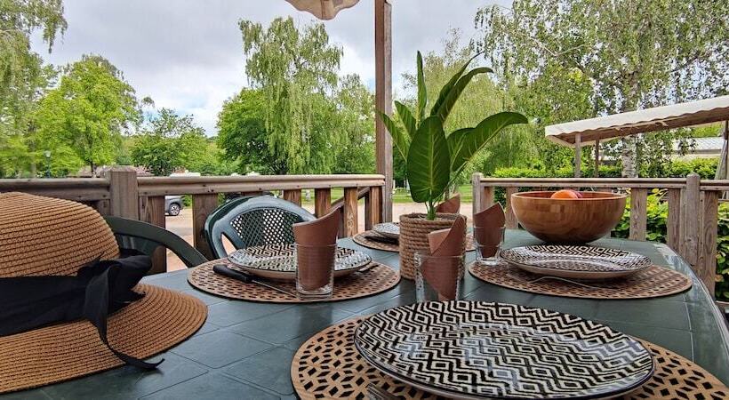 Отель Camping Du Lac De Saintpardoux