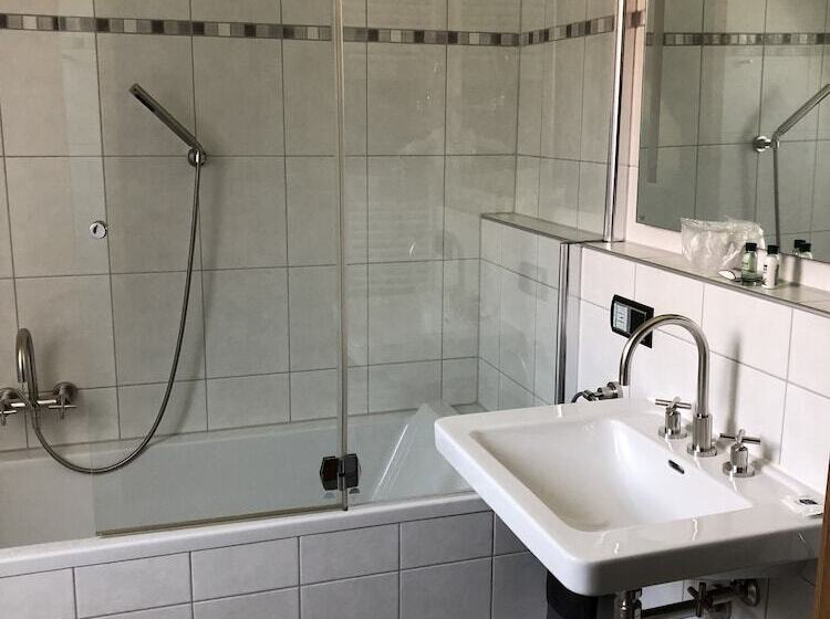 فندق Centrinum Altstadt