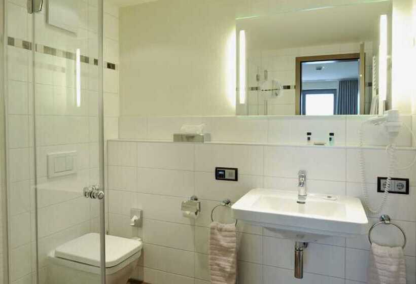 فندق Centrinum Altstadt