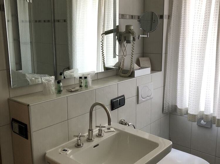 فندق Centrinum Altstadt