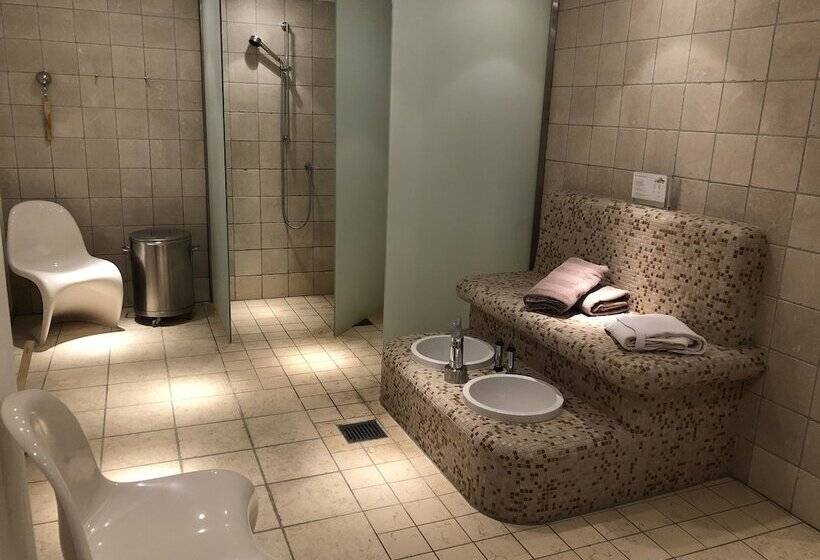 فندق Centrinum Altstadt