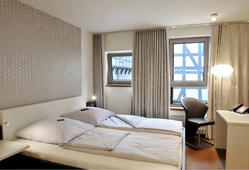 فندق Centrinum Altstadt