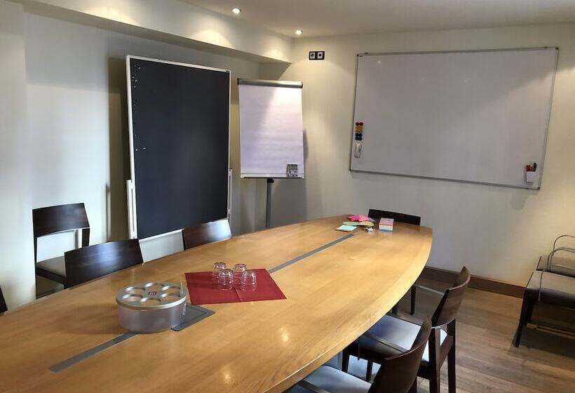 فندق Centrinum Altstadt