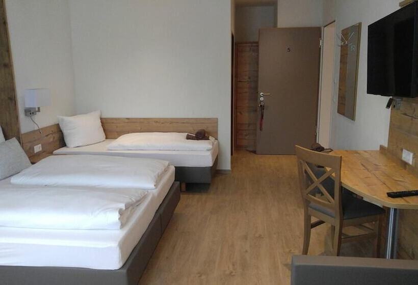 هتل Gästehaus Zur Lilie