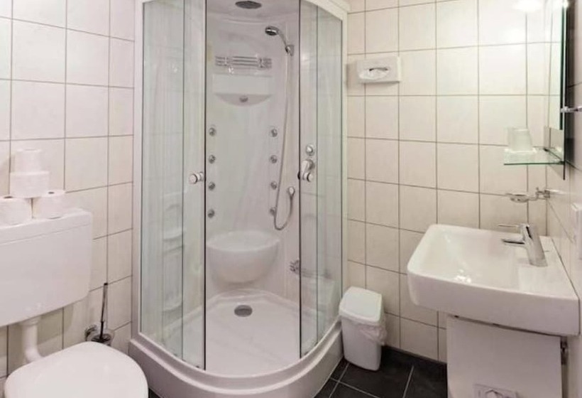 هتل Gästehaus Zur Lilie