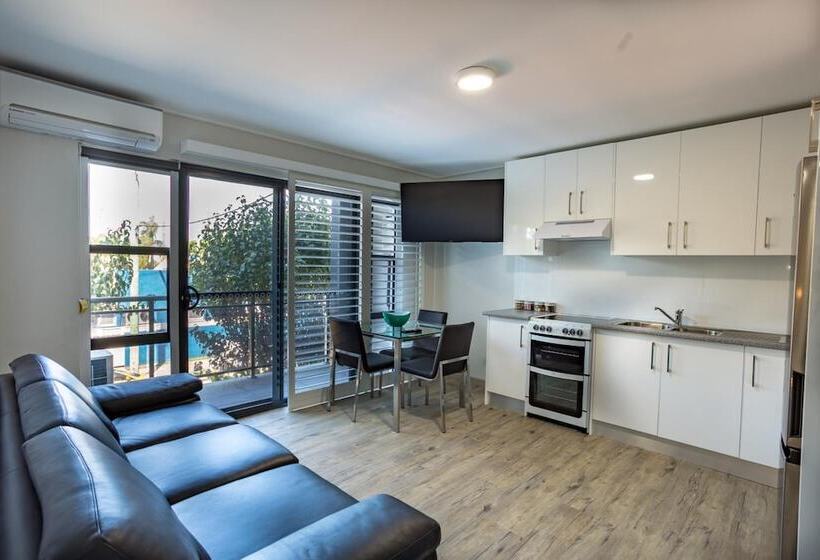 هتل Hamilton On Beaumont