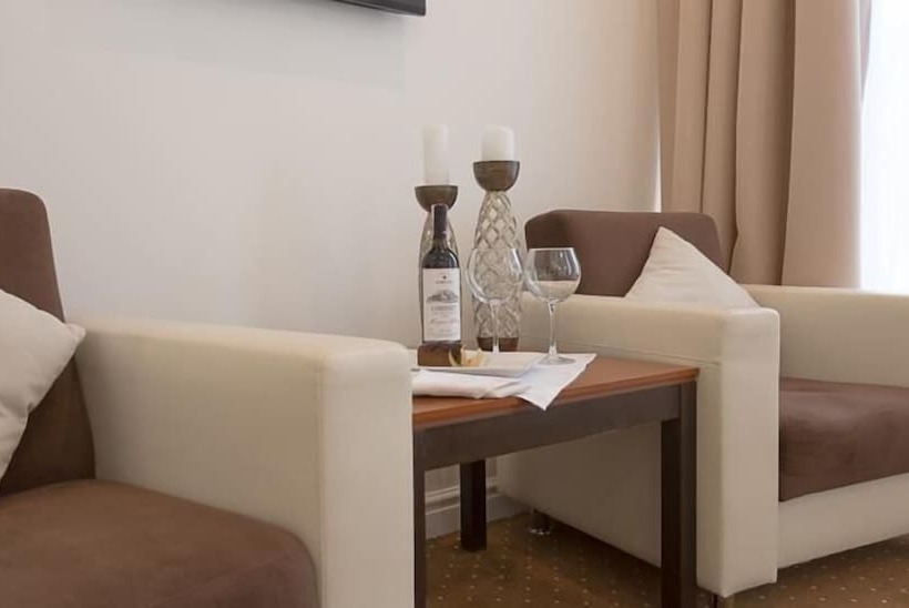 هتل Langeron Park