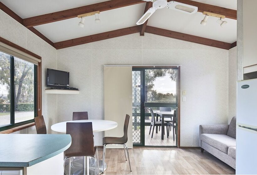 בית מלון כפרי Nrma Bathurst Panorama Holiday Park