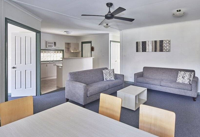 בית מלון כפרי Nrma Bathurst Panorama Holiday Park