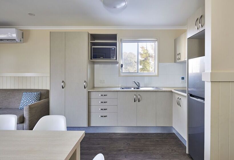 בית מלון כפרי Nrma Bathurst Panorama Holiday Park