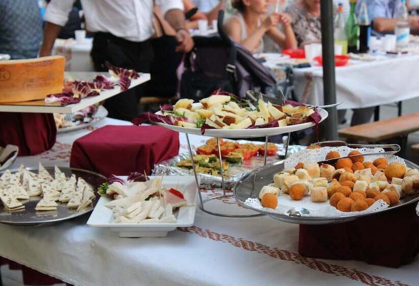 בית מלון כפרי Royal