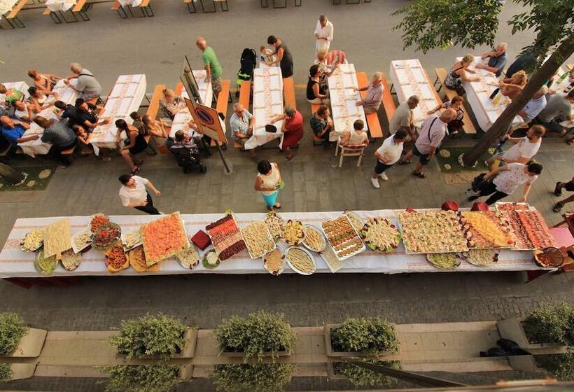 בית מלון כפרי Royal