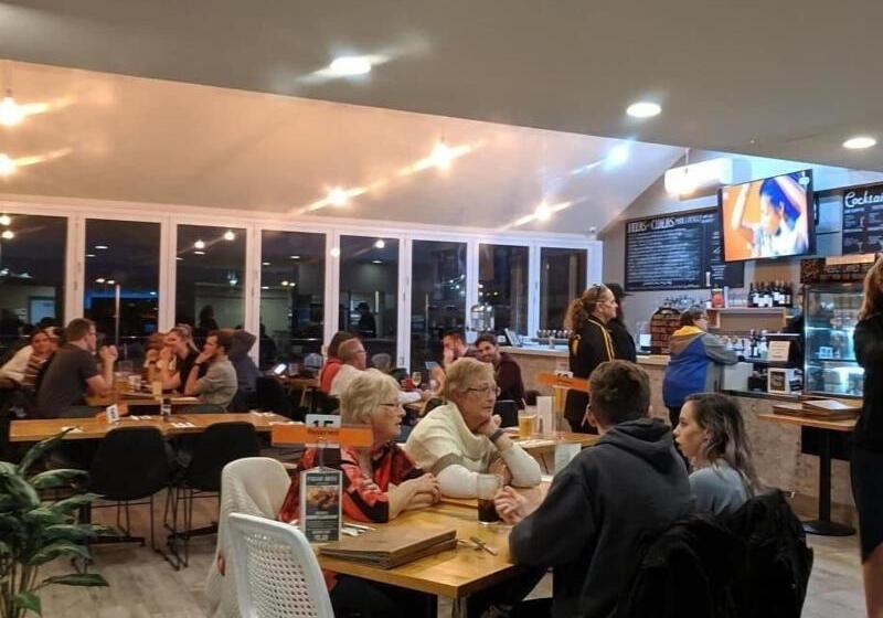 בית מלון כפרי The Parade