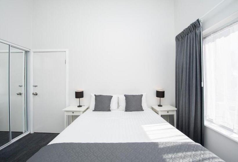 בית מלון כפרי The Parade