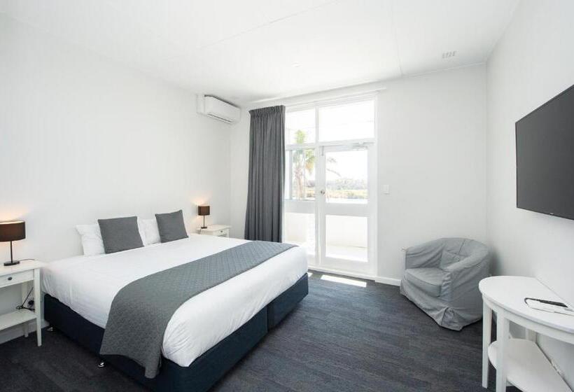 בית מלון כפרי The Parade