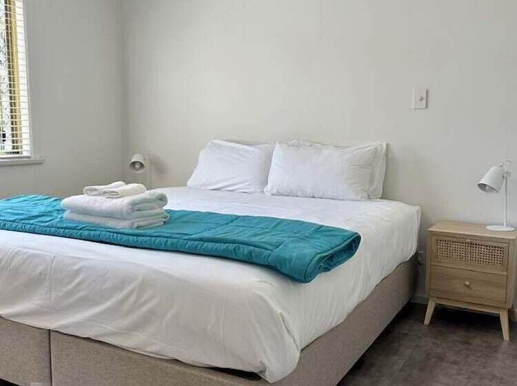 Moana Beach Tourist Park