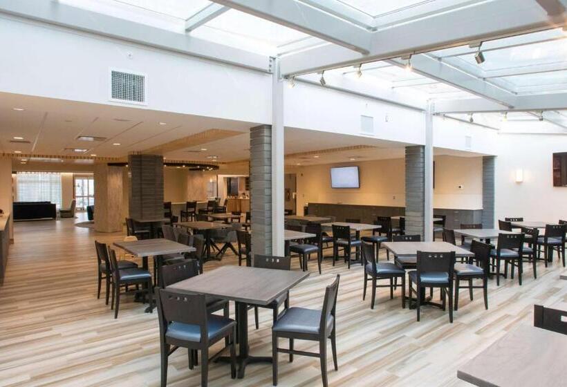 مُتل Best Western Plus Prince George