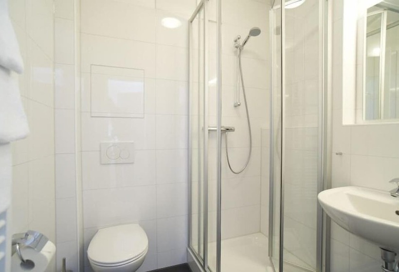 ペンション Haus Eisberg