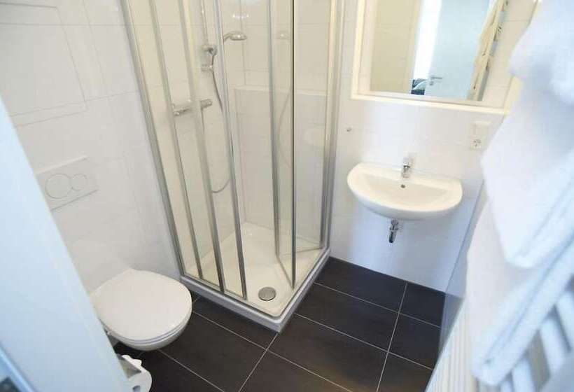 ペンション Haus Eisberg