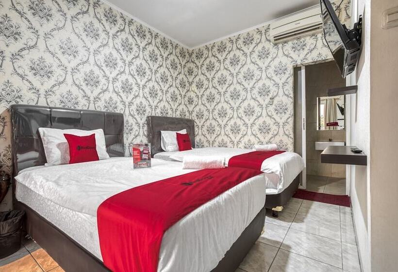 Пансион Reddoorz Near Tomang 2