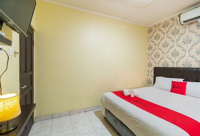 Пансион Reddoorz Near Tomang 2