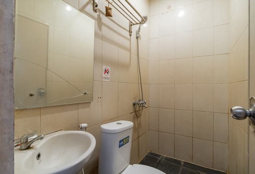 Пансион Reddoorz Near Tomang 2