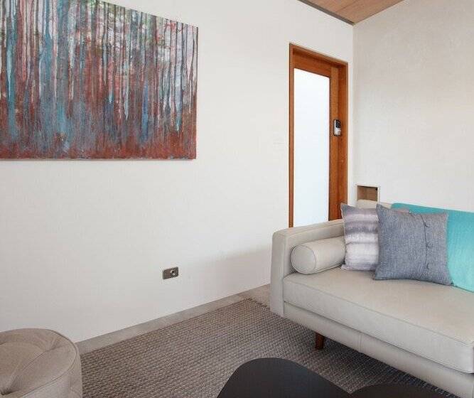 پانسیون Studio 367