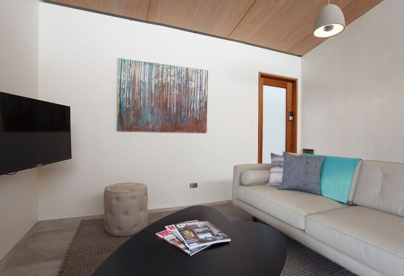 پانسیون Studio 367