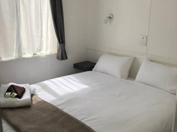 استراحتگاه Geelong Surfcoast Hwy Holiday Park