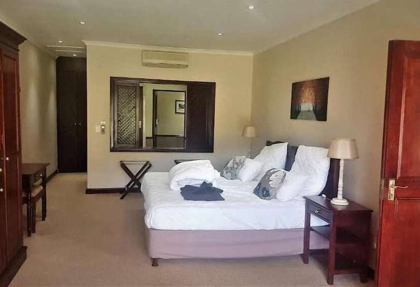 Traders Hotel & Restaurant