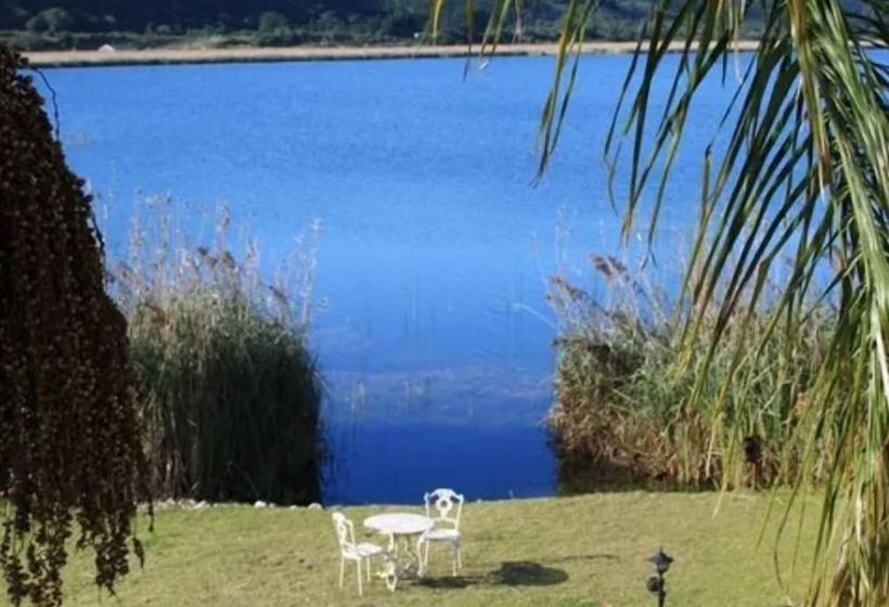 Traders Hotel & Restaurant